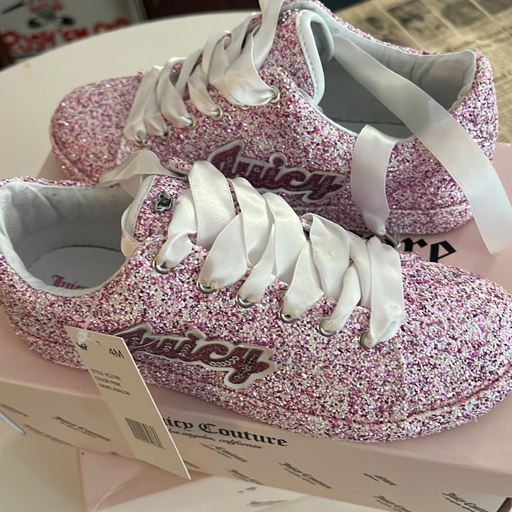 Juicy couture kids size 4 NEW IN BOX